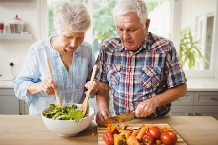Особенности питания в пожилом возрасте. Простые правила, которые помогут вам сохранить здоровье в пожилом возрасте. 